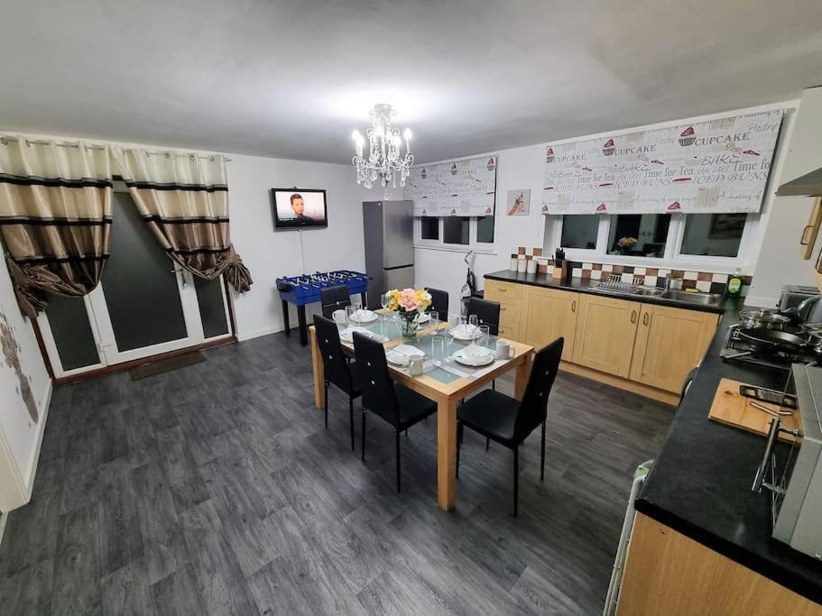 *C.Sani* Setup For Your Most Relaxed & Amazing Stay + Free Parking + Free Fast Wifi * Leeds  Esterno foto